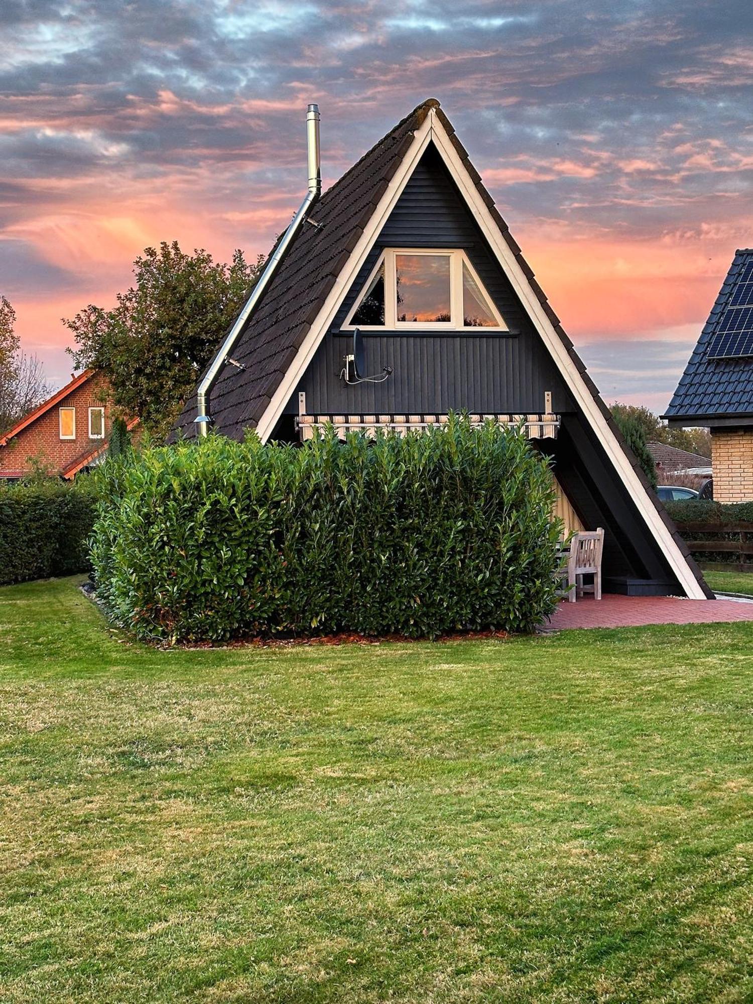 Nur-dach-haus Am Alfsee Holiday home *